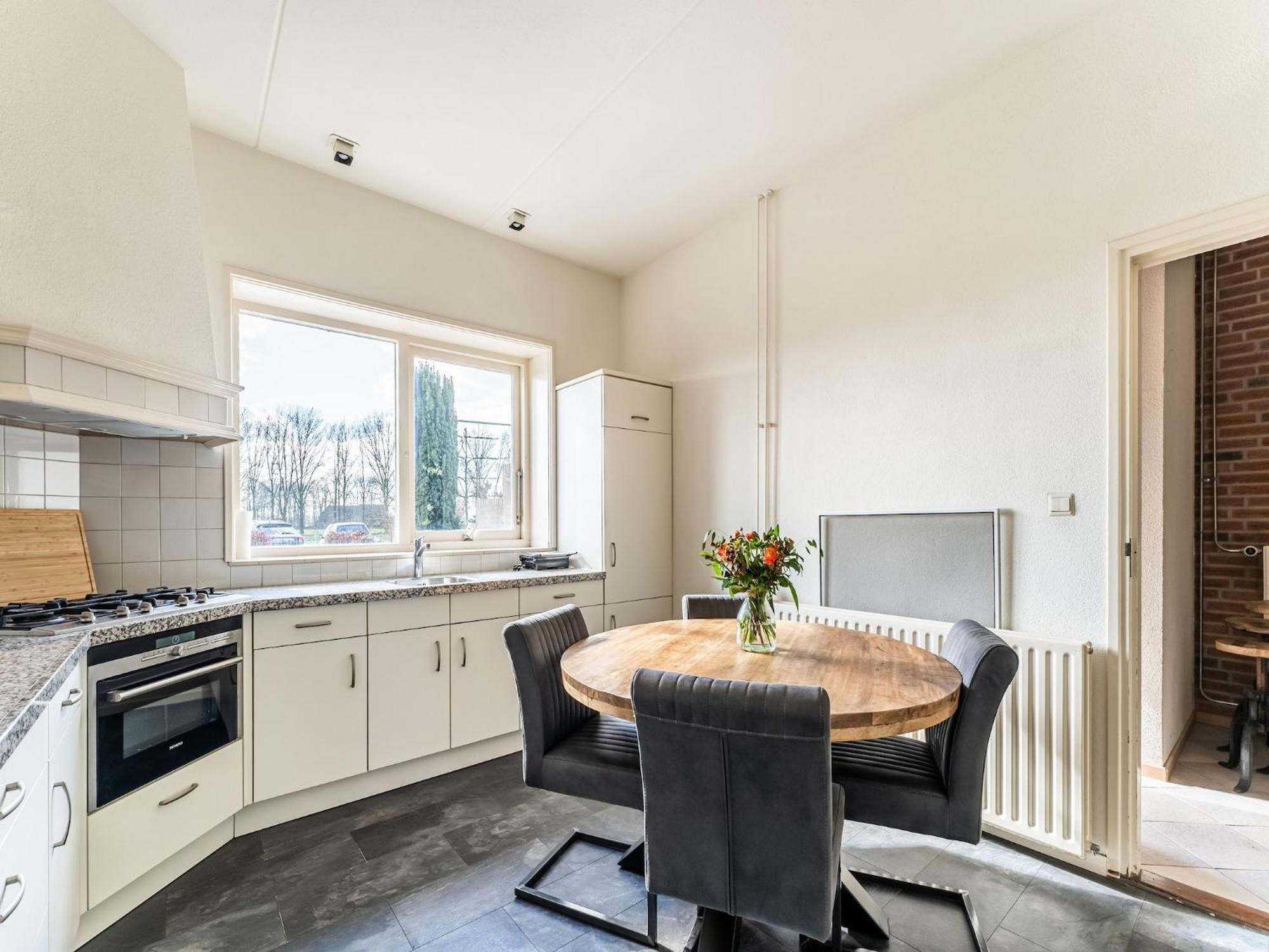 Spacious Farmhouse In Silvolde With Garden Buitenkant foto