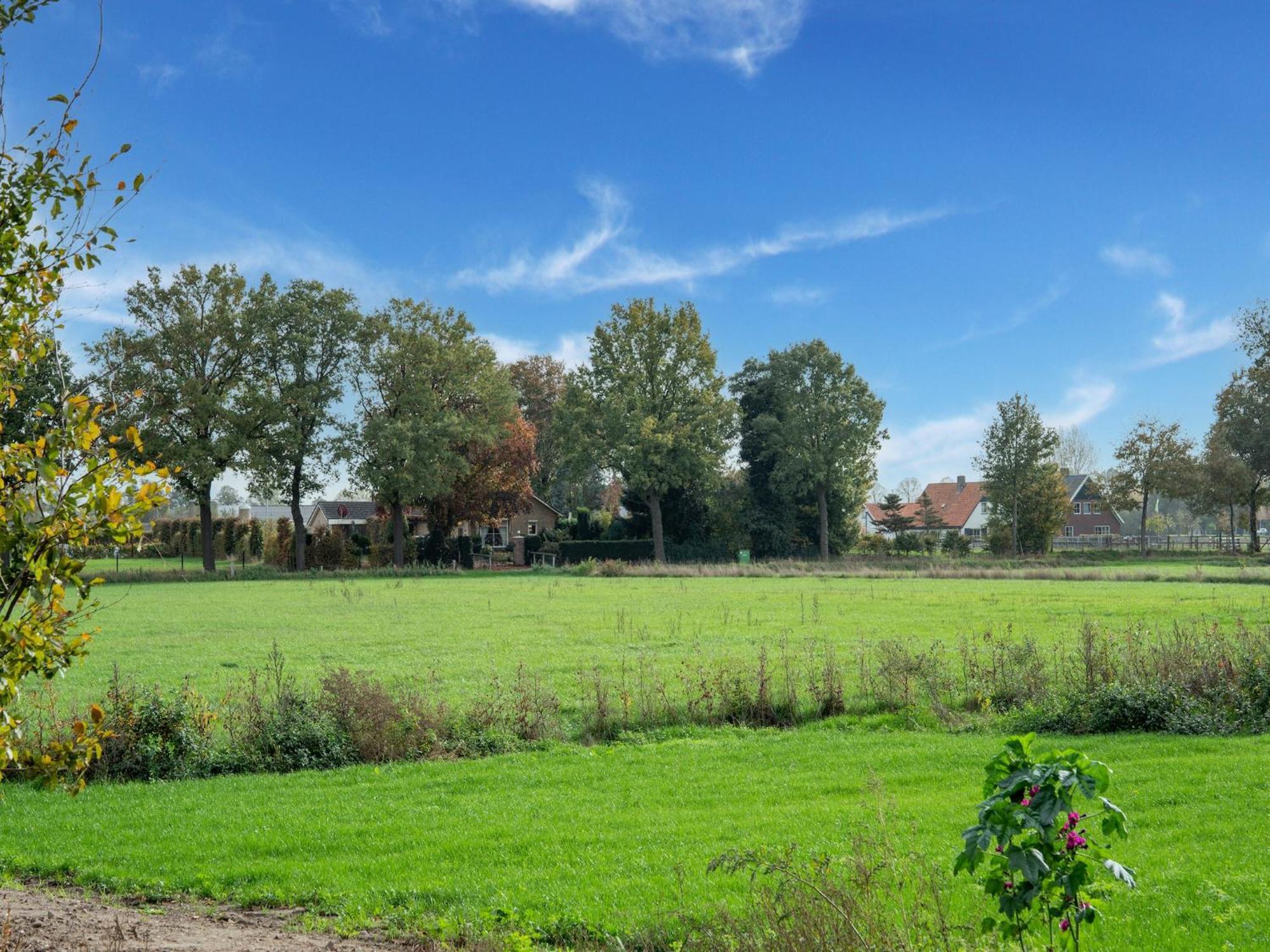 Spacious Farmhouse In Silvolde With Garden Buitenkant foto