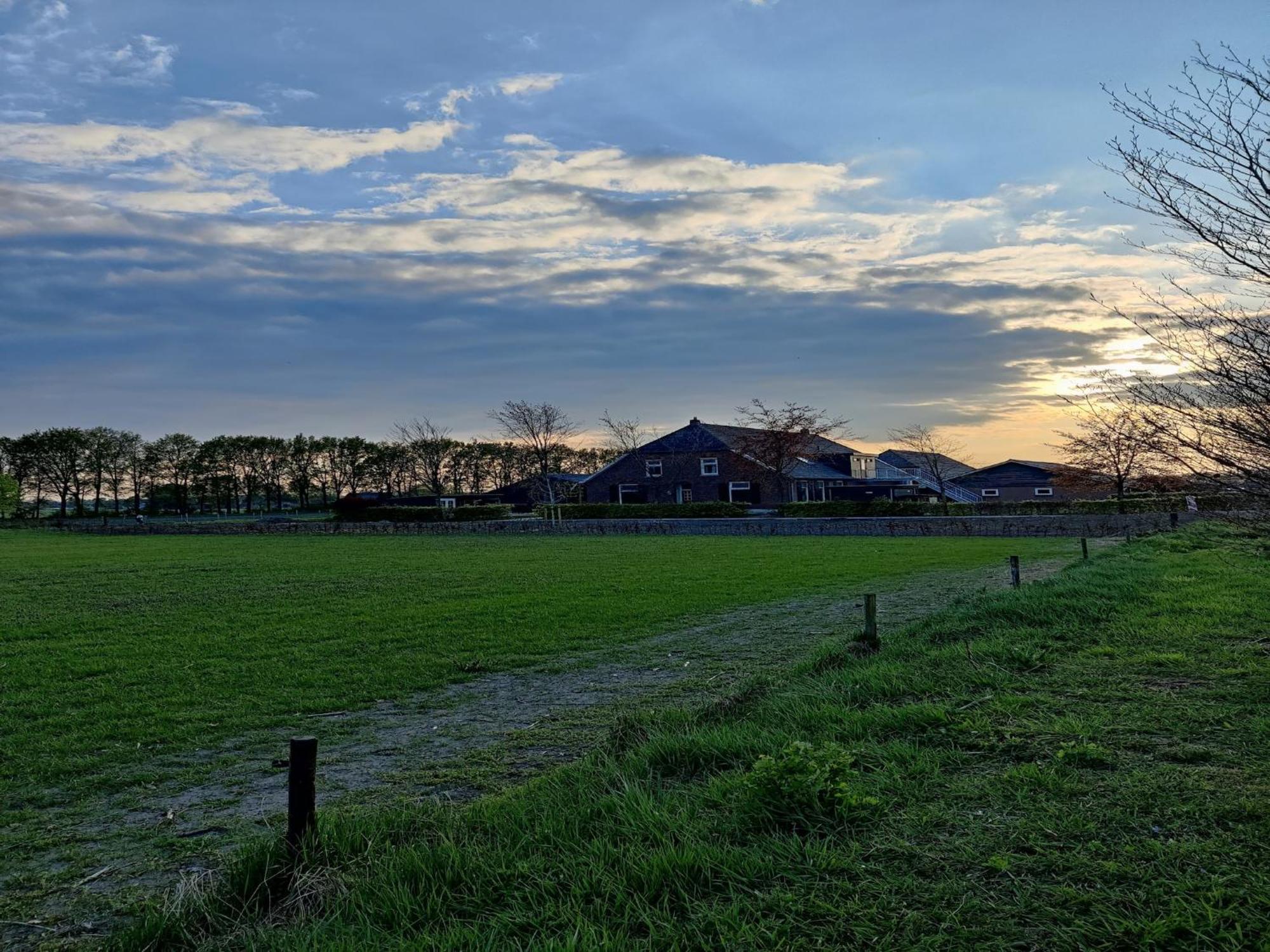 Spacious Farmhouse In Silvolde With Garden Buitenkant foto
